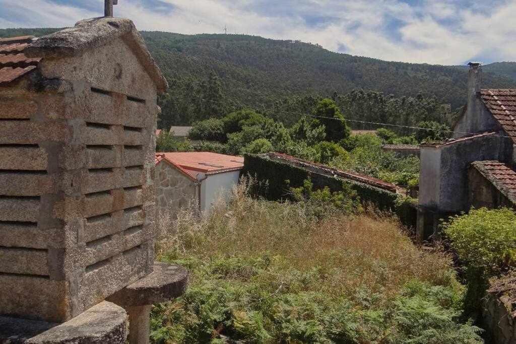 Cuberto Darriba Casa Restaurada En Canedo 카르노타 외부 사진