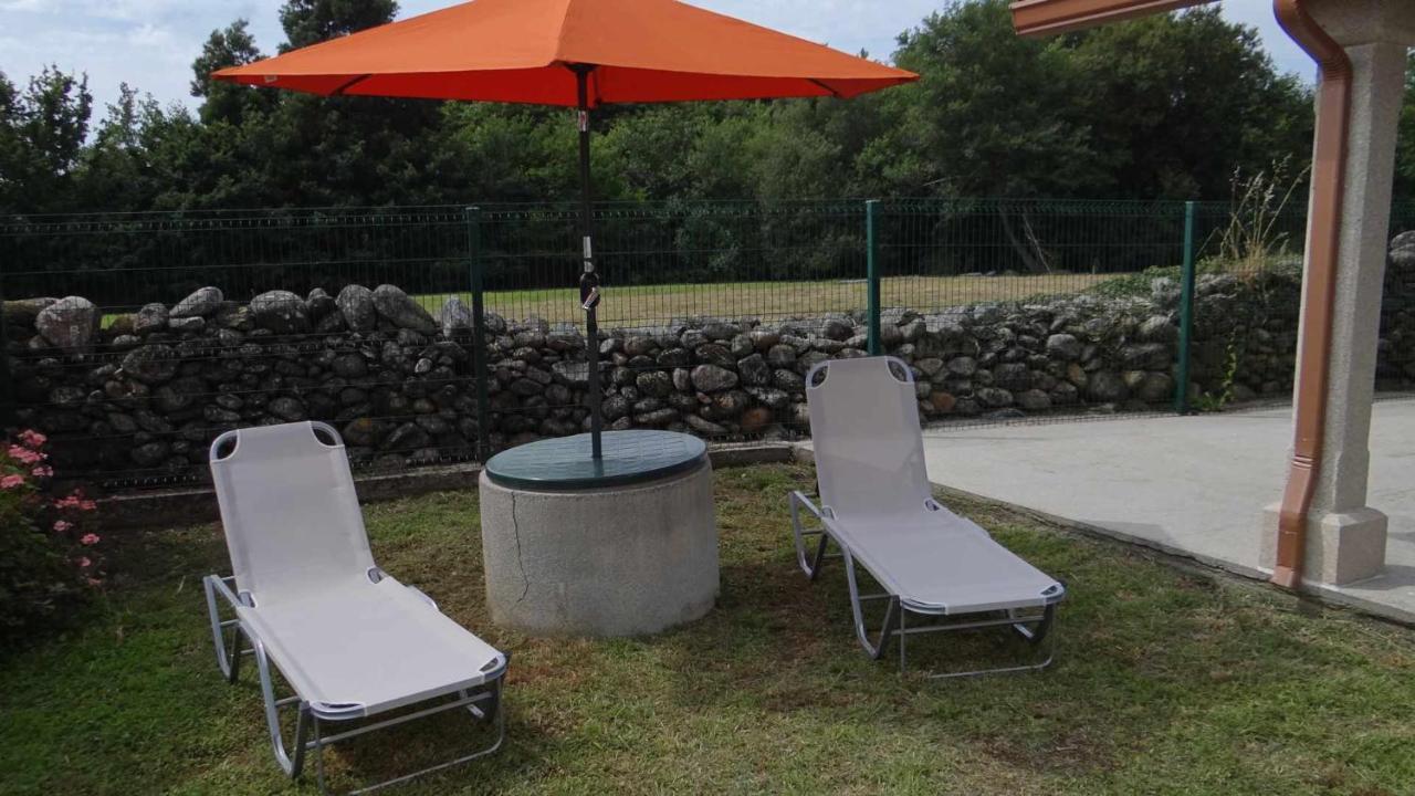 Cuberto Darriba Casa Restaurada En Canedo 카르노타 외부 사진